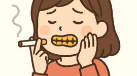 タバコを吸う女性